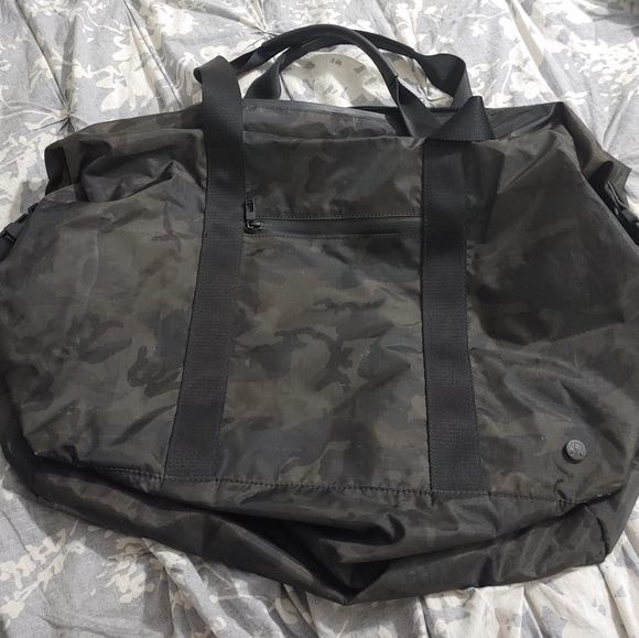 lululemon athletica Handbags - Lululemon Camo Mainstay Duffel 30L